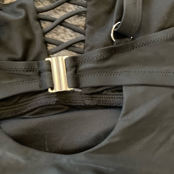 NWT Cupshe - Women’s Swimsuit - Picture 3 of 10